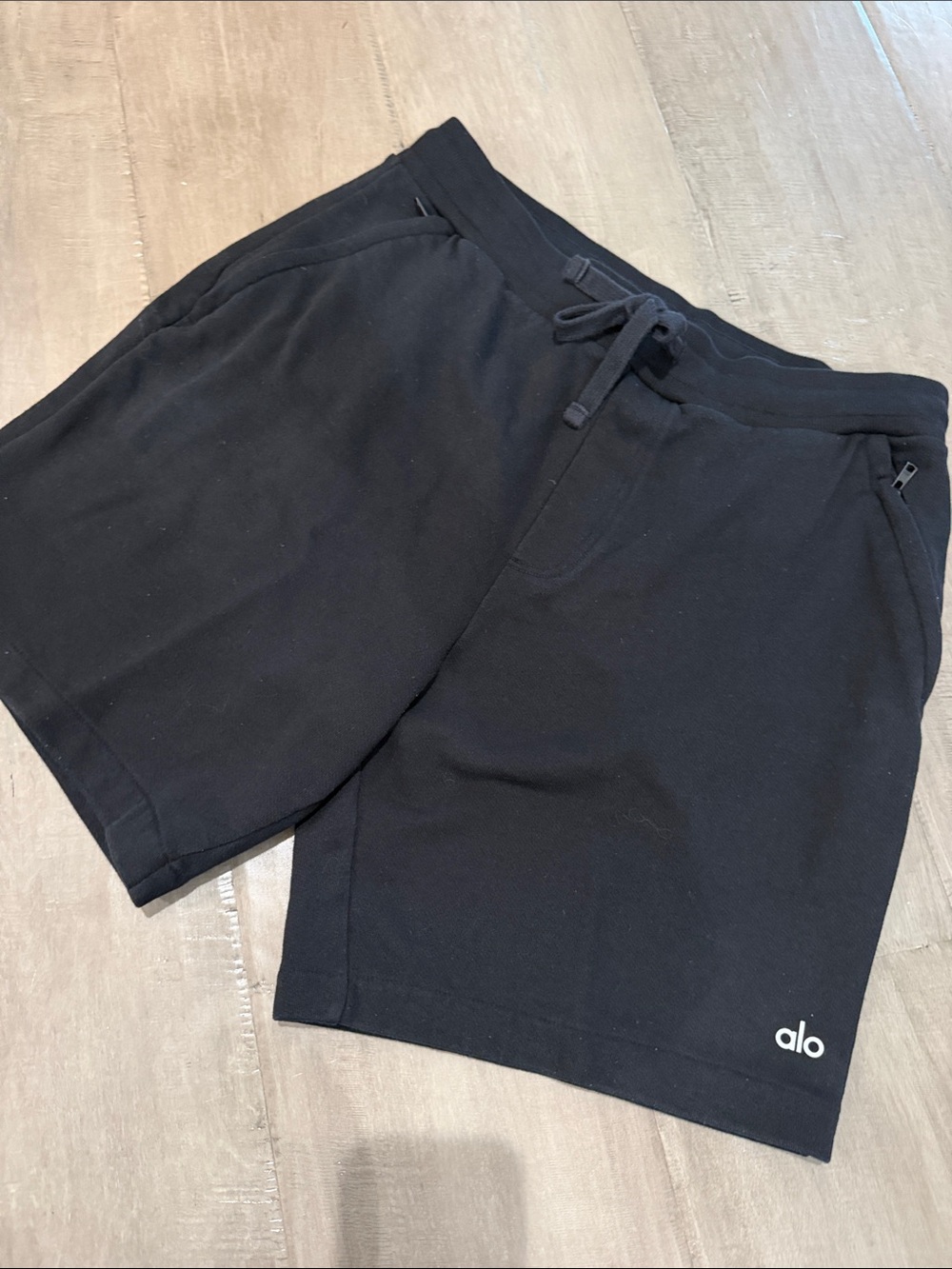 ALO Yoga Men's Black Chill Short size L